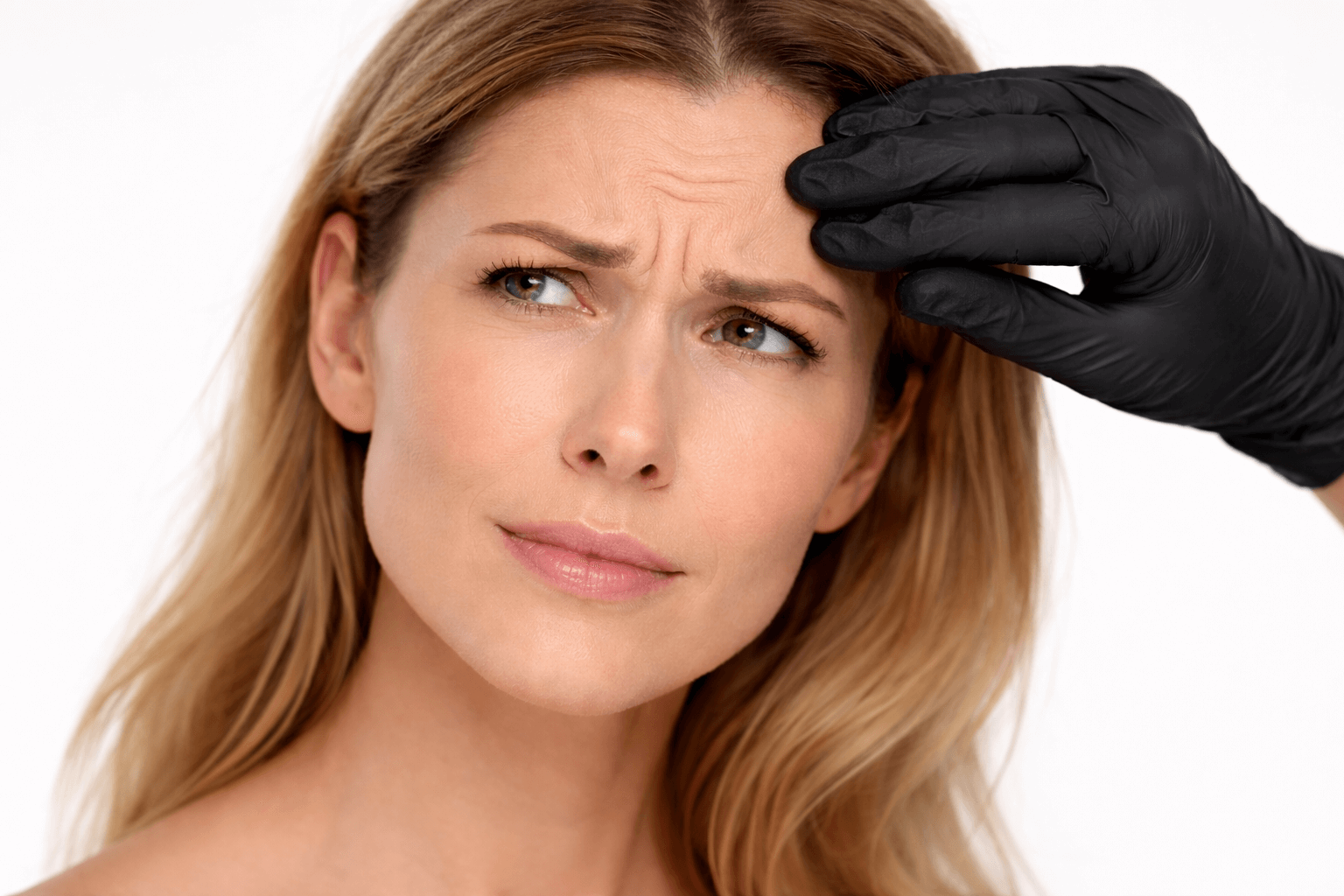 Tratamiento de arrugas de expresión con neuromoduladores para suavizar líneas de frente, entrecejo y patas de gallo. La aplicación médica permite relajar la musculatura responsable de las arrugas sin perder naturalidad en la expresión facial. Servicio de medicina estética facial en la zona norte de Madrid orientado a resultados equilibrados y seguros.