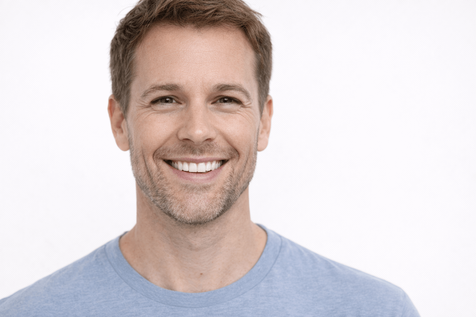 Tratamiento de engrosamiento de pene con ácido hialurónico específico para uso íntimo. Procedimiento ambulatorio realizado dentro de la medicina estética masculina, con criterios médicos y máxima discreción. Medicina estética íntima masculina en la zona norte de Madrid.